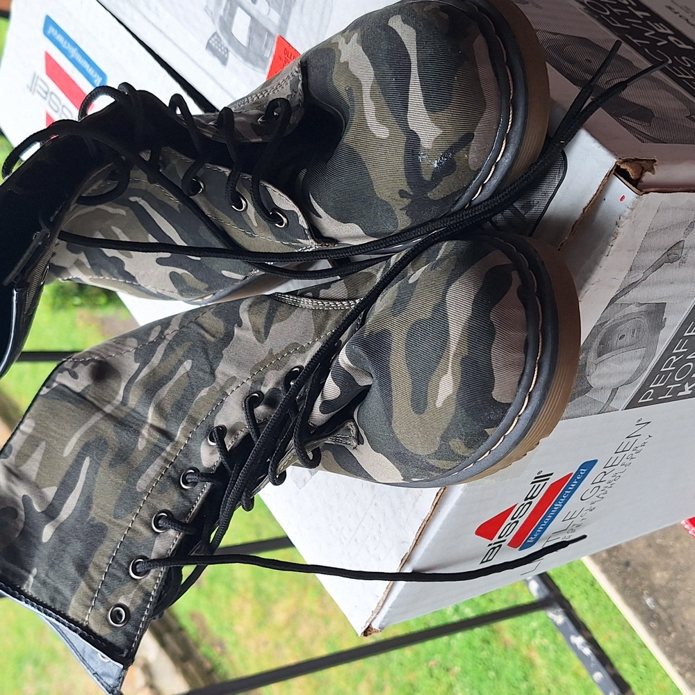Bates Women's Camouflage Lace Up Boots